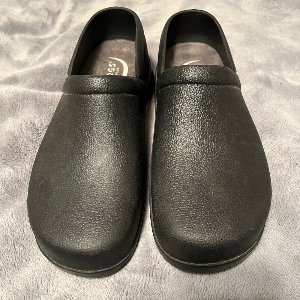 KLOGS BISTRO Footwear mens closed back clogs size 11M gray.